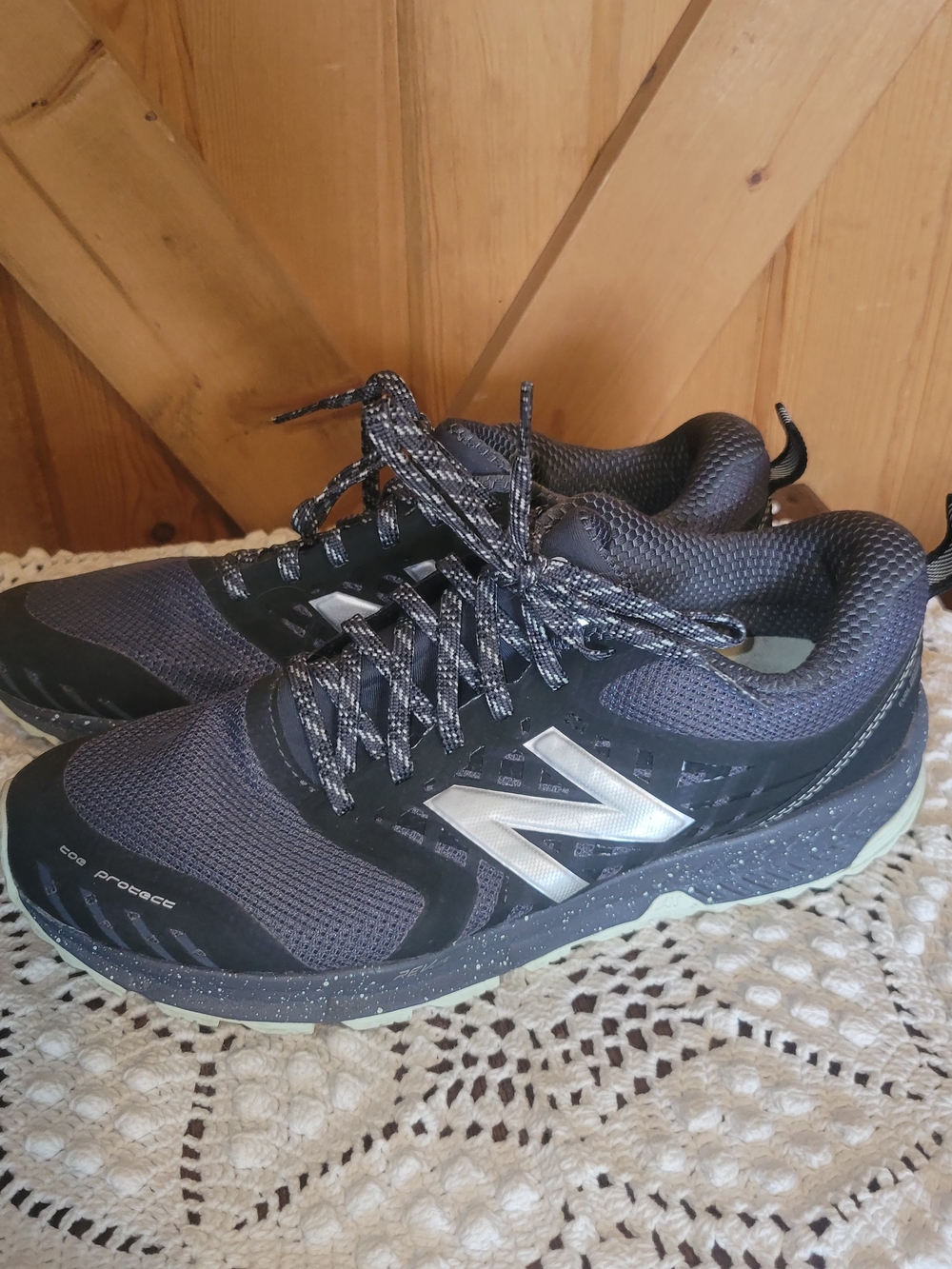 New Balance Men’s Gray Athletic Sneakers
